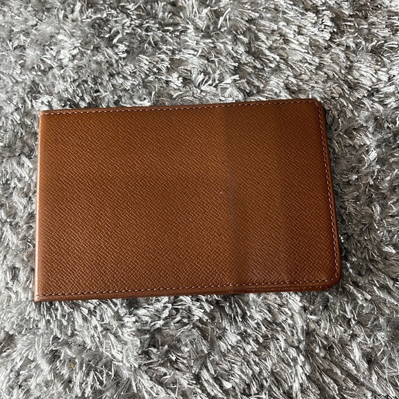 Louis Vuitton Taiga Tresor Etui Papers Id Holder
Kenyan Fawn - Picture 4 of 13